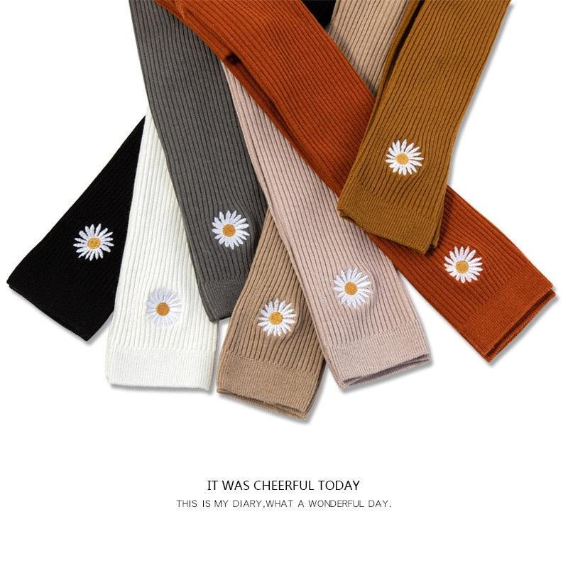 Daisy Embroidery Ribbed Leggings